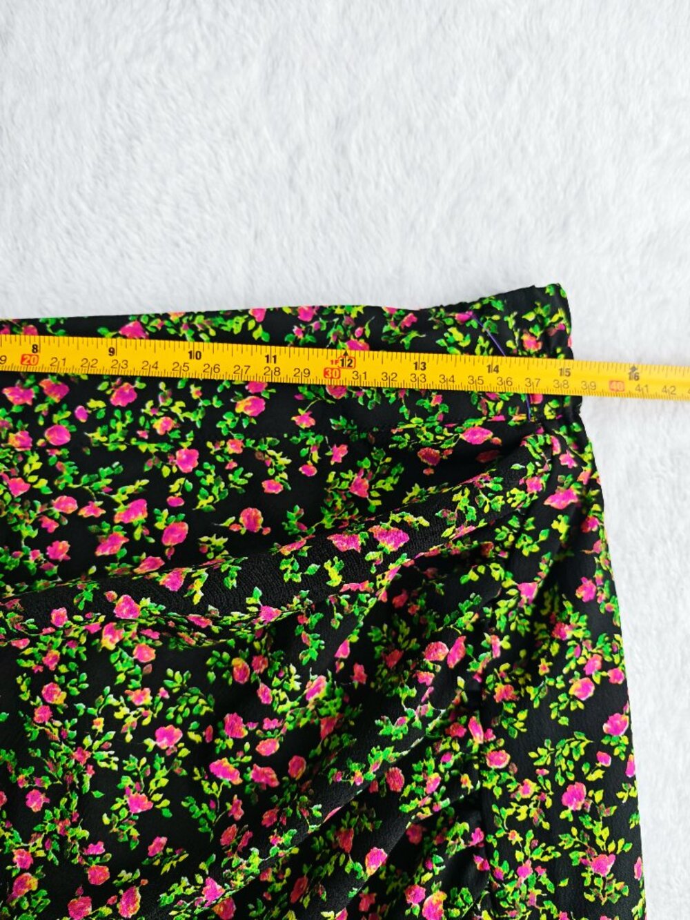 Vero Moda Floral Ruched Mini Skirt Black Pink Green Stretch Waist Trendy Y2K Sum - Picture 7 of 9